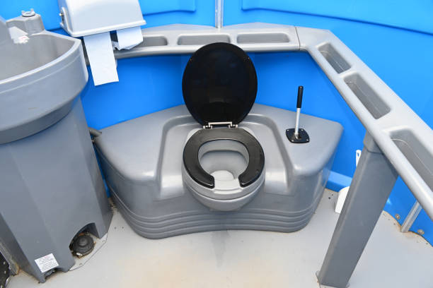 Best Emergency porta potty rental  in Omak, WA